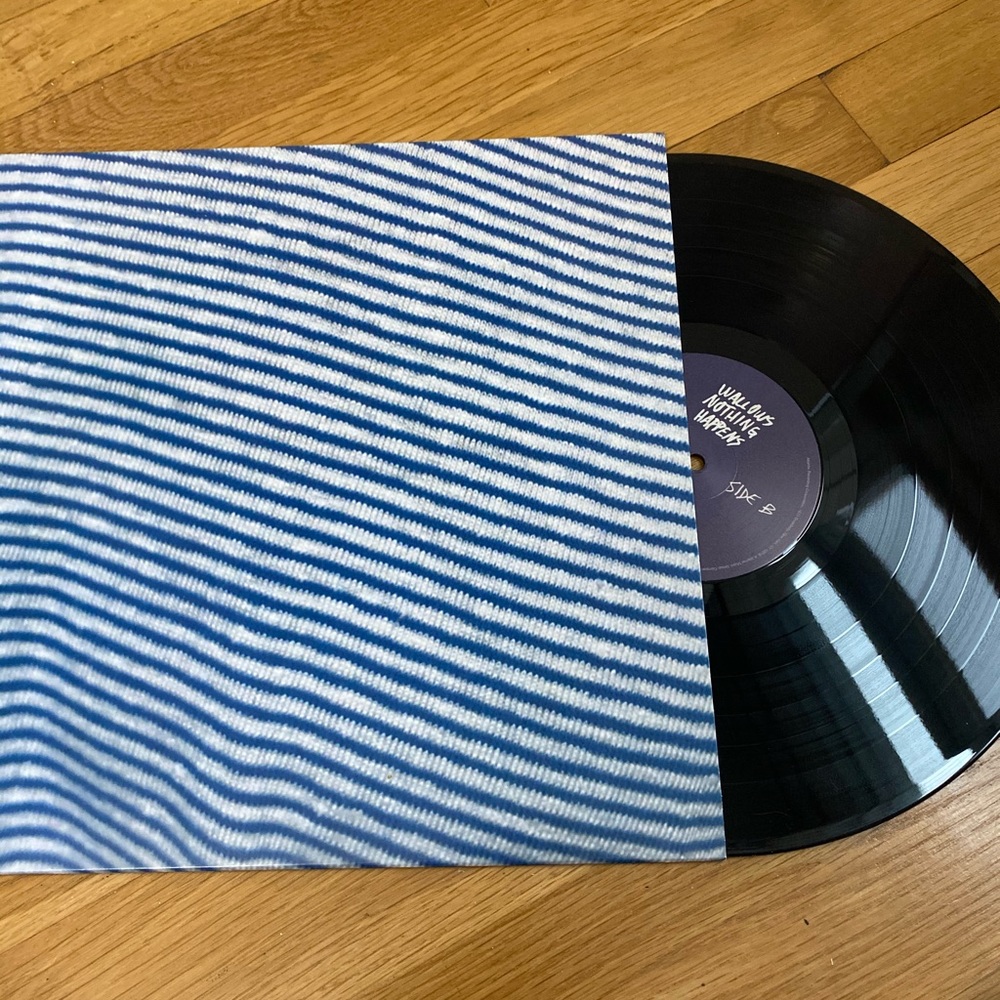 WALLOWS- nothing happens black vinyl